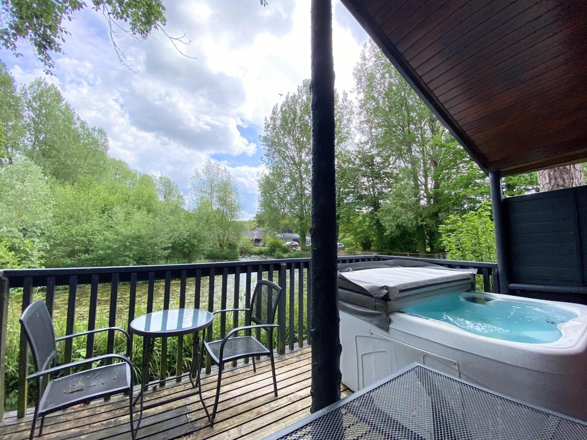 Otter 4 Hot Tub - Huntersmoon-Warminster-Bath-Salisbury Villa Exterior foto