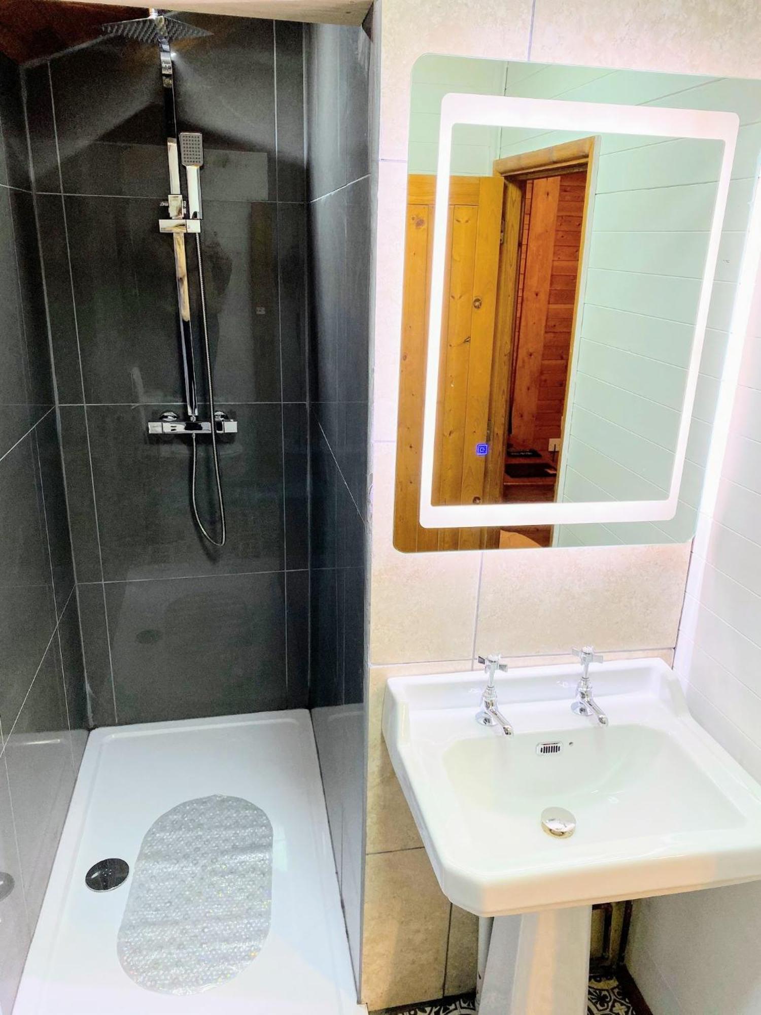 Otter 4 Hot Tub - Huntersmoon-Warminster-Bath-Salisbury Villa Exterior foto